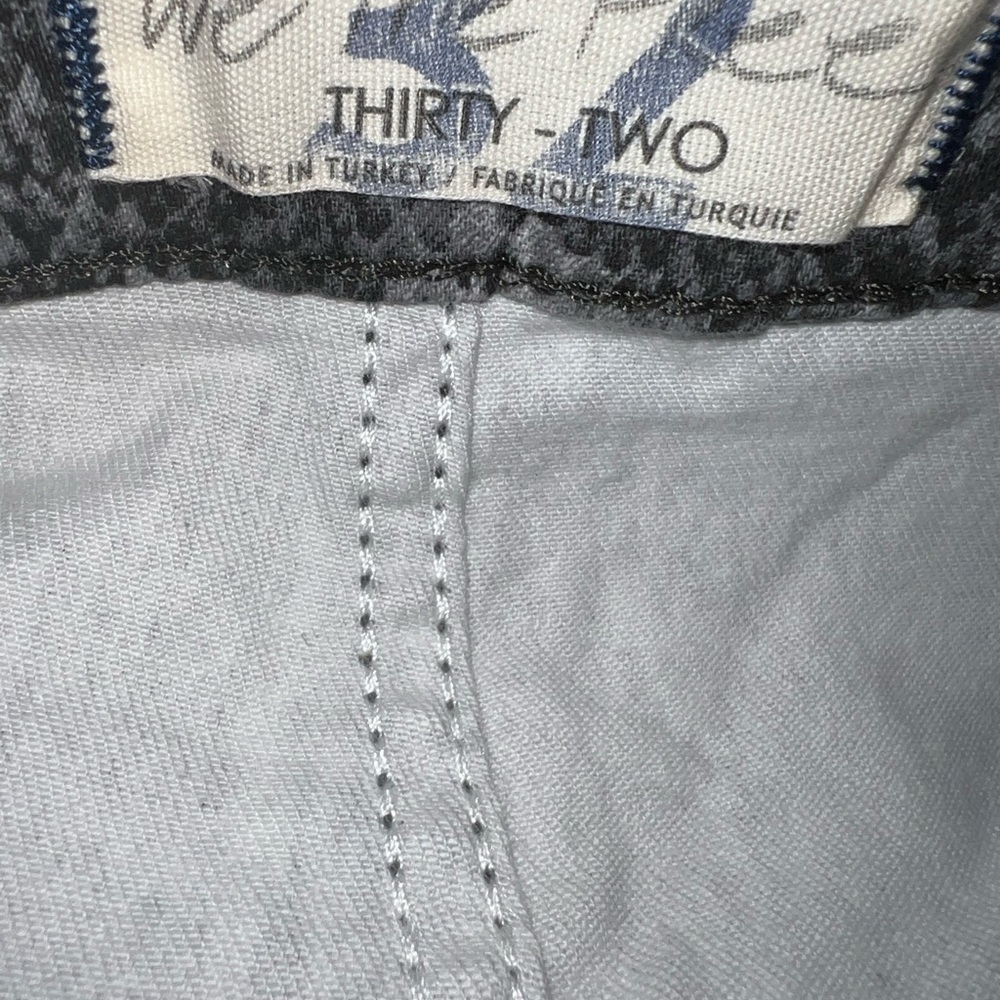 FREE PEOPLE Snake Print High Rise Wide Leg Jeans Size 32 NWT - Picture 12 of 12